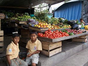 Ecuador - Kinder in Tena